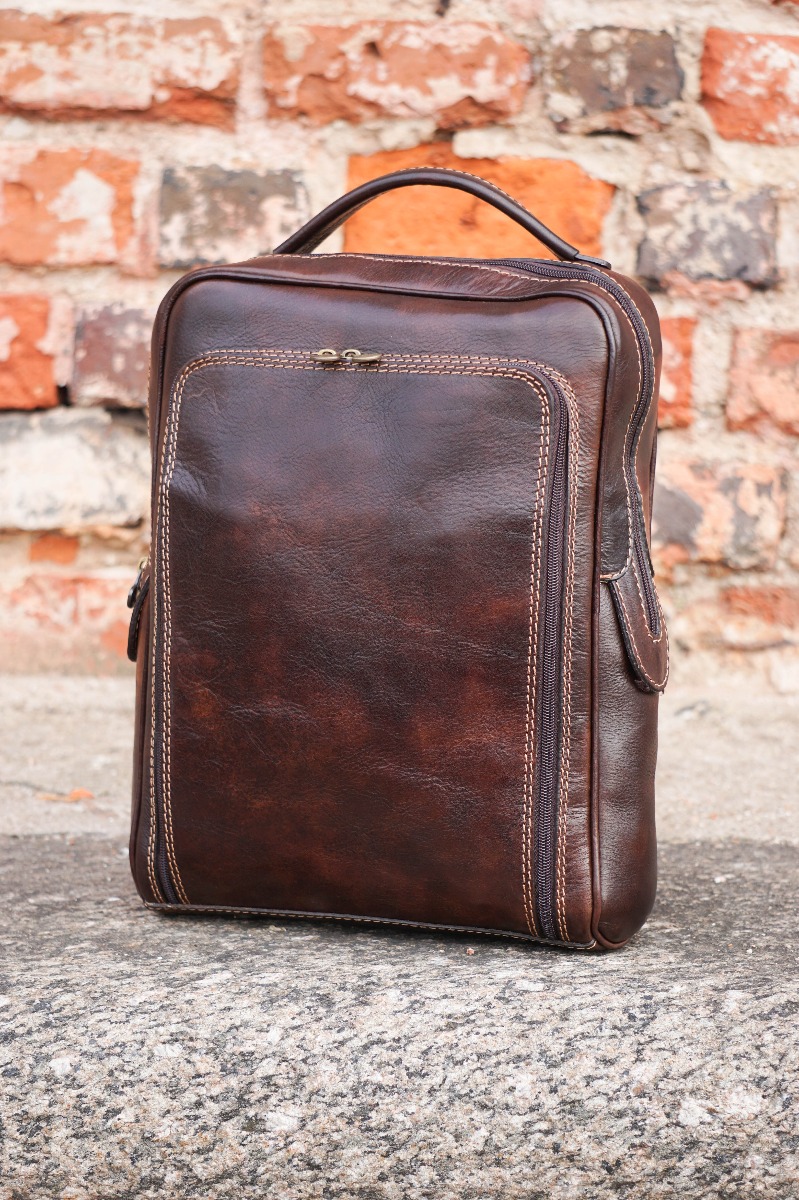 Vegetable tanned leather unisex backpack